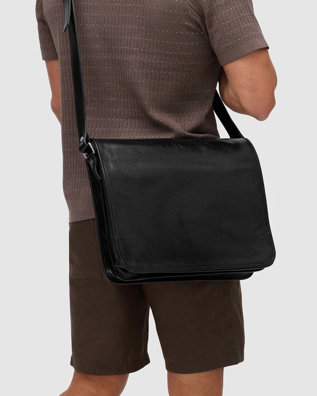 Nero Jet - 15" Leather Messenger Bag