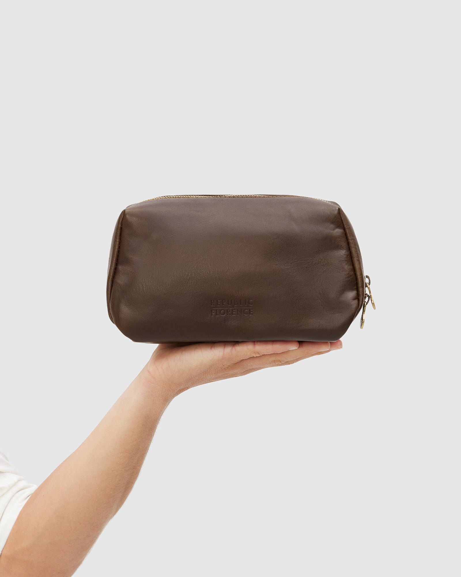Otto Dopp Kit Matt Chocolate - Leather Toiletry Bag - Republic of Florence