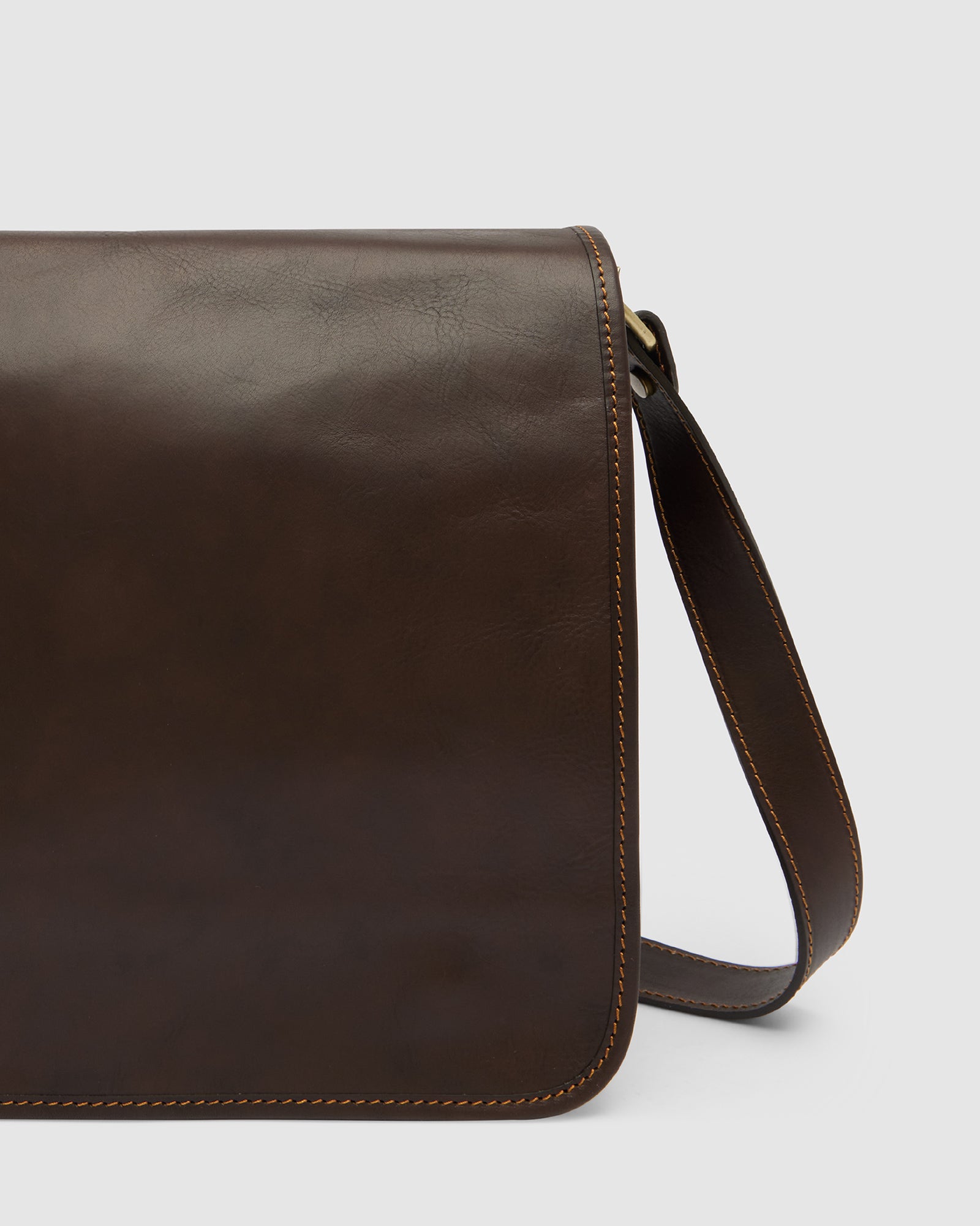 Nero Espresso - 15" Leather Messenger Bag