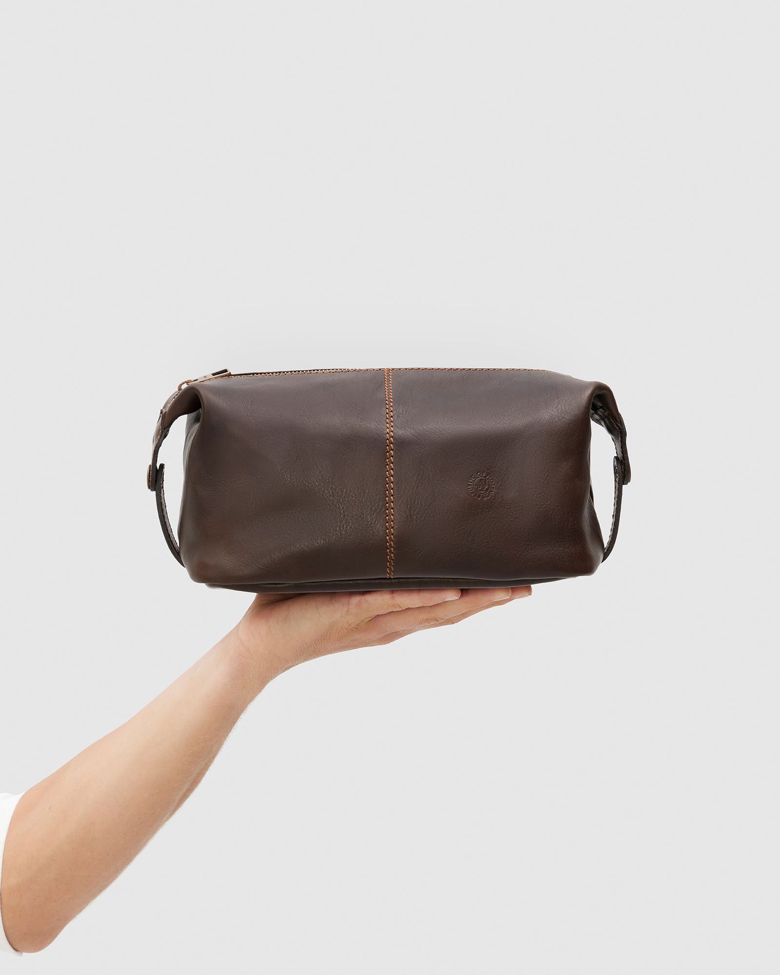 Tre Dopp Kit Matt Chocolate - toilet bag - Republic of Florence