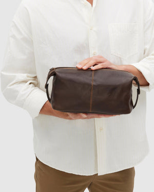 Tre Dopp Kit Matt Chocolate - toilet bag - Republic of Florence