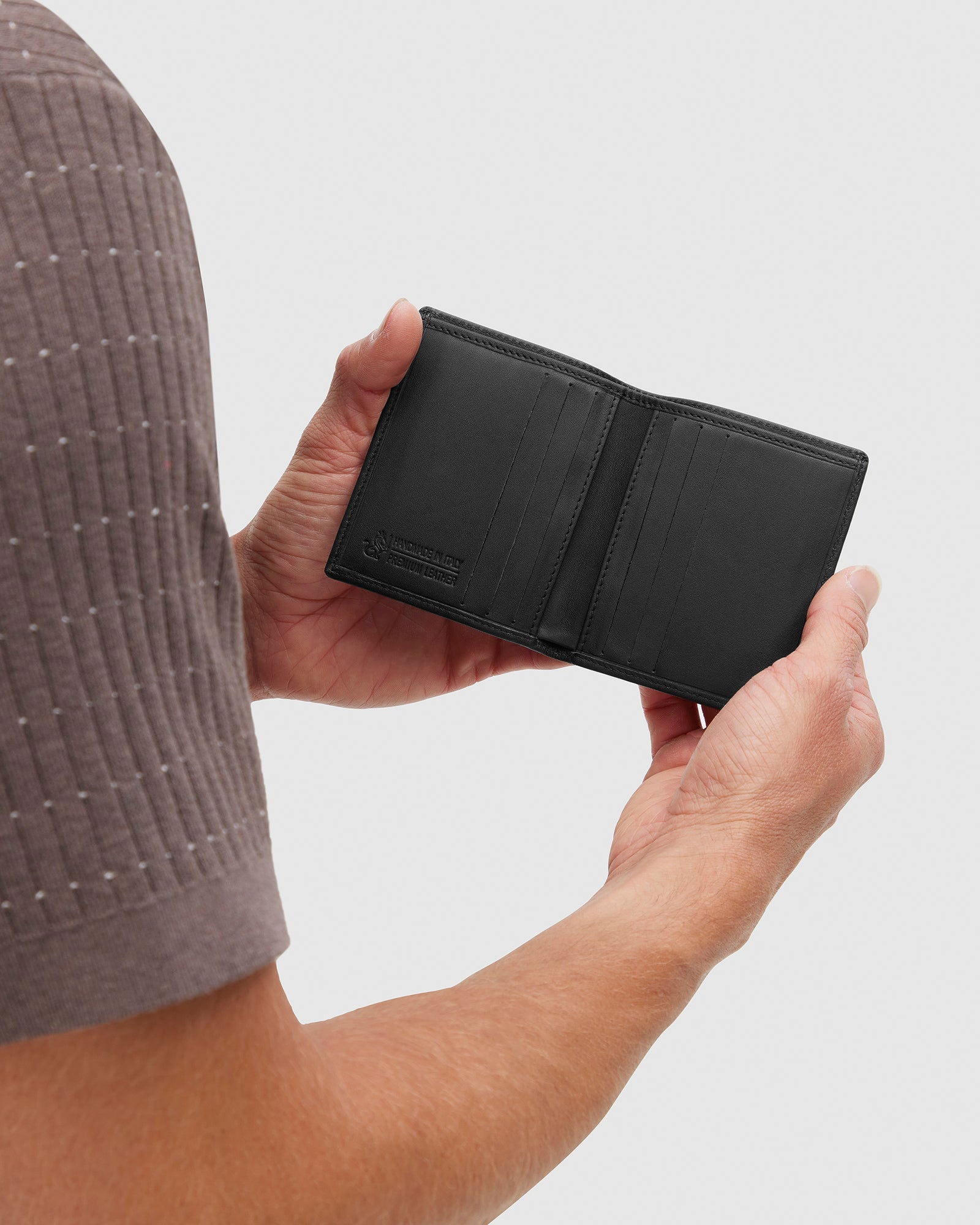 Verdi Black - Vertical Bi-fold Soft Leather Wallet - Republic of Florence