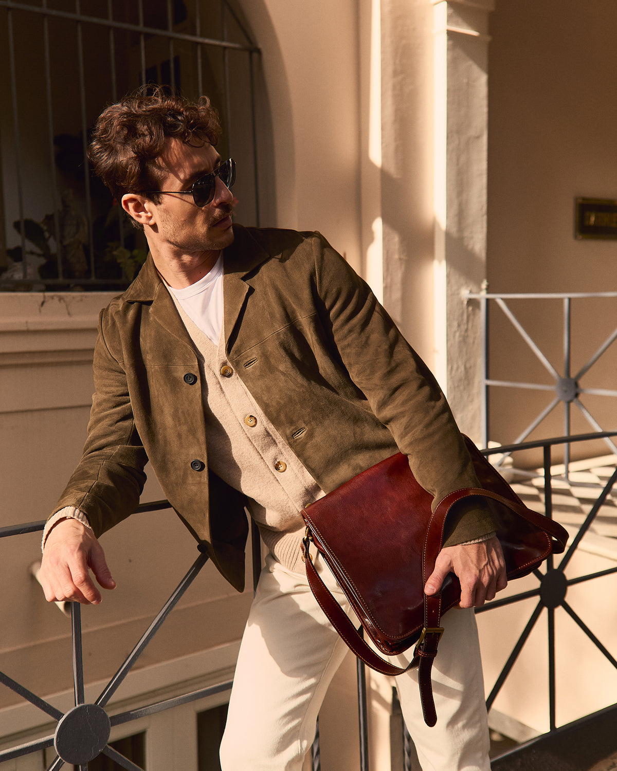 Nero Espresso - 15" Leather Messenger Bag